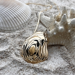 Colar Concha Oval Sculpted Orgânico Longo Dourado - My.Lily Store
