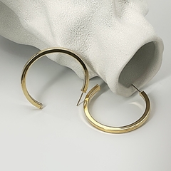Brinco Argola Lisa Tubo Quadrado Grande Dourado - comprar online