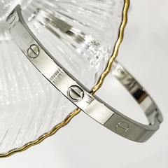Bracelete Estruturado Gravado Círculos Amor Prata - comprar online