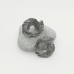 Brinco Spiral Textura Prata - comprar online