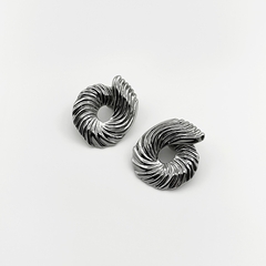 Brinco Spiral Textura Prata na internet