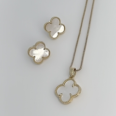 Colar Trevo Madrepérola Solitário Médio Dourado - My.Lily Store