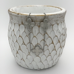 Pulseira Triplo Trevo Textura Metal Prata - comprar online