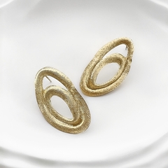 Brinco Orgânico Oval Duplo Dourado