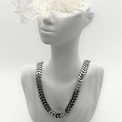 Colar Choker Tulipa Vazada Prata