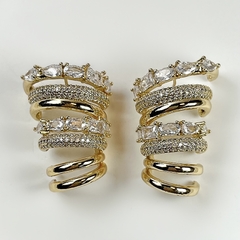 Brinco Curvas Alongado Zircônia Dourado - comprar online
