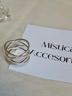 Anillo entrelazado