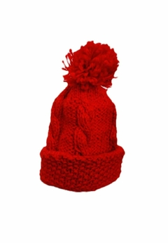 Gorro con tecnica de aguja tegida en estambron con diseño trenzado y un pompon