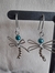 Aros Libélula colgantes en Aluminio y perla tornasol azul.