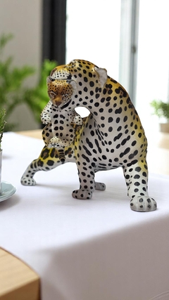Escultura Mãe Onça com Filhote – Tamanho Grande (Edição de Coleção) na internet