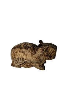 Capivara de madeira molongó - loja online