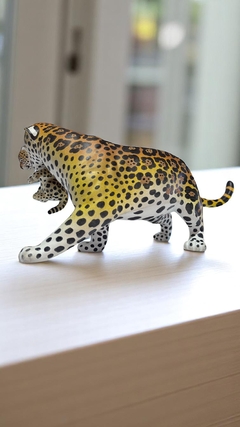 Escultura Mãe Onça com Filhote – Tamanho Grande (Edição de Coleção) - Amazônia & Sintonia