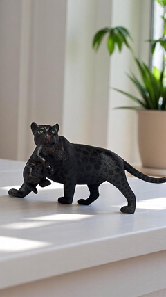 Escultura Pantera Negra com Filhote – Arte Amazônica Feita à Mão - comprar online