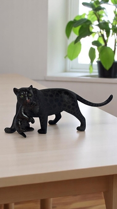 Escultura Pantera Negra com Filhote – Arte Amazônica Feita à Mão