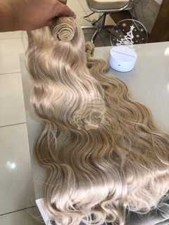 Tela única loiro perolado ondulado 80cm