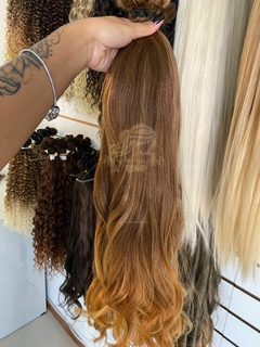 LANÇAMENTO LOIRO MEL ondulado 70cm