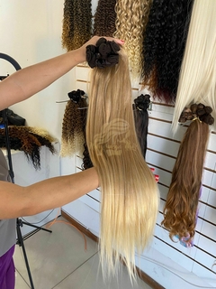 LOIRO DOURADO COM RAIZ ESFUMADA LISO 80CM - comprar online