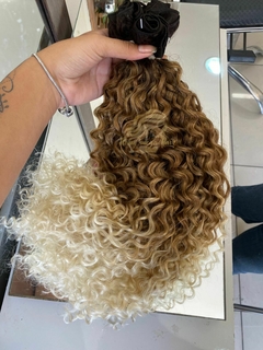 CACHEADO LOIRO COM RAIZ ESFUMADA ,COM OMBRÉ LOIRO CLARÍSSIMO, 45CM - comprar online