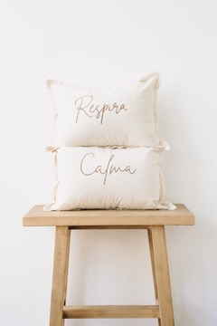 Almohadón en Tusor Respira/Calma - comprar online