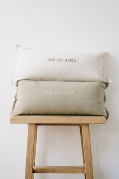 Almohadón rectangular en tusor CON (C) ALMA - comprar online