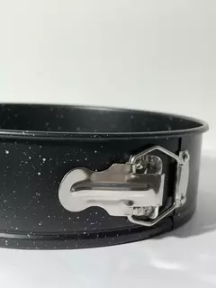 Molde antiadherente desmontable con traba 24 cm en internet