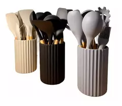 Imagen de Set utensilios + contenedor 12 piezas carol