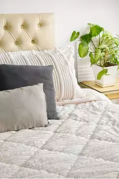 Frazada Flannel con Corderito “Chula “ + 2 fundas de rregalo Queen - Chula home deco