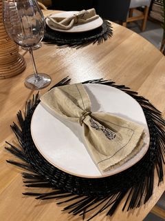 Plato de Sitio sintético en negro - tienda online