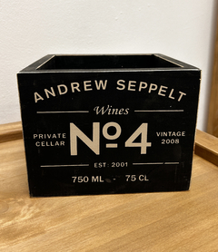 Caja decorativa de madera estilo industrial "Wines N°4"