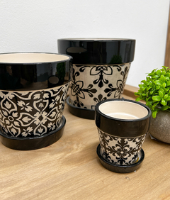 Macetas redondas de azulejos negro con plato - comprar online