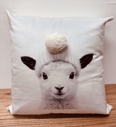 Almohadón nórdico animalitos con pompon