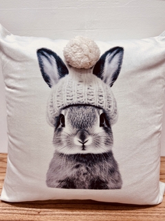 Almohadón nórdico animalitos con pompon - Chula home deco