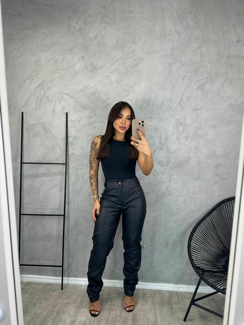 CALÇA BIANCA COURO FAKE