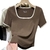 Camisa feminina curta com ombro e fundo - Rocha & Lopes