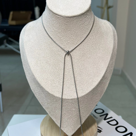 Collar Corbatin Lua Silver - comprar en línea