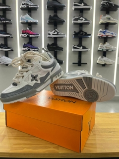 Louis Vuitton Skate Cinza na internet