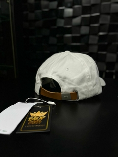 Boné Lacoste Big Croc Branco - comprar online