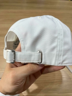 Boné Lacoste Holografico Branco Croco Bordado - loja online