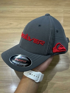 Bone Quiksilver Transfer Letreiro 2025 na internet