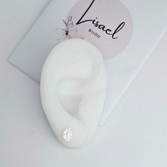 Aritos de acero blanco hojita.