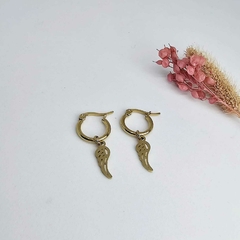 Argollas de acero dorado ala - comprar online