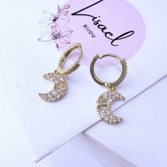 Argollas de acero dorado con strass y dijes lunas - comprar online