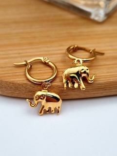 Argollas de acero dorado Nara Elefante