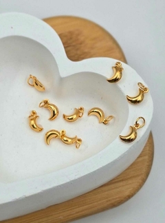 Dije de acero dorado Wendy Lunita