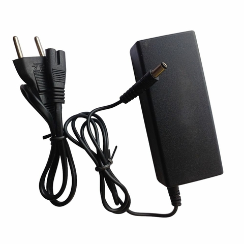 Fonte Bivolt Chaveada, 12VDC, 3,5A, Plug P4 5,5 X 2,5 (x),Mesa, Preto - 01370 - Unitel
