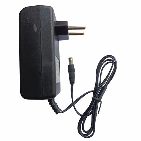 Fonte Bivolt Chaveada, 12VDC, 5A, Plug P4 5,5 X 2,1 (x), Mesa, Preto - 02207 - Unitel