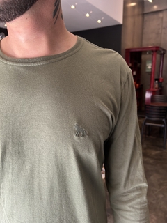 Camiseta Manga Longa Acostamento - Verde Oliva - comprar online