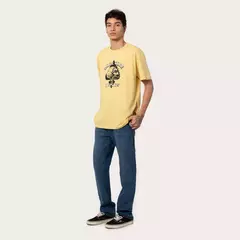 Camiseta MCD Regular Crânio Desintegrando na internet