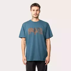Camiseta MCD Regular Skull Relevo Azul