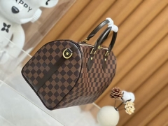 Bolsa baú Louis Vuitton na internet